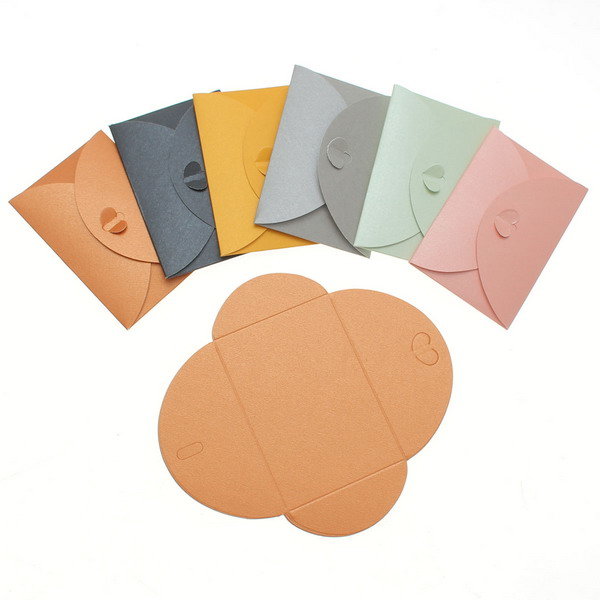 

1PC 10x7CM Colorful Heart Clasp Envelopes Cute Lovely Envelopes, Light brown black silver green pink gold
