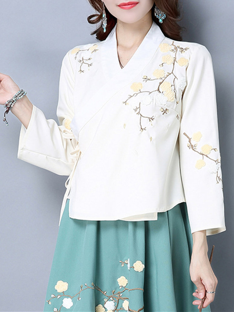 

Women Floral Embroidered Long Sleeve HanFu Traditional Shirts, White