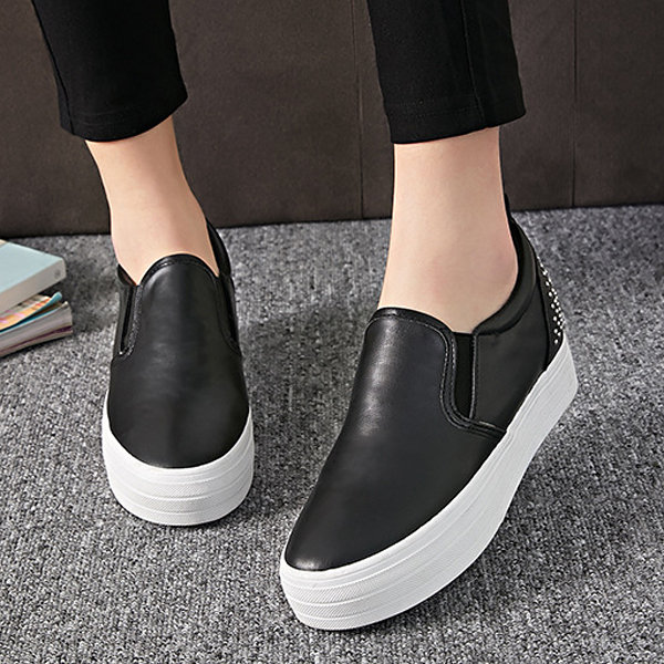 

Rivet Metal Pure Color Korean Style Heel Increasing Platform Slip On Loafers, White black